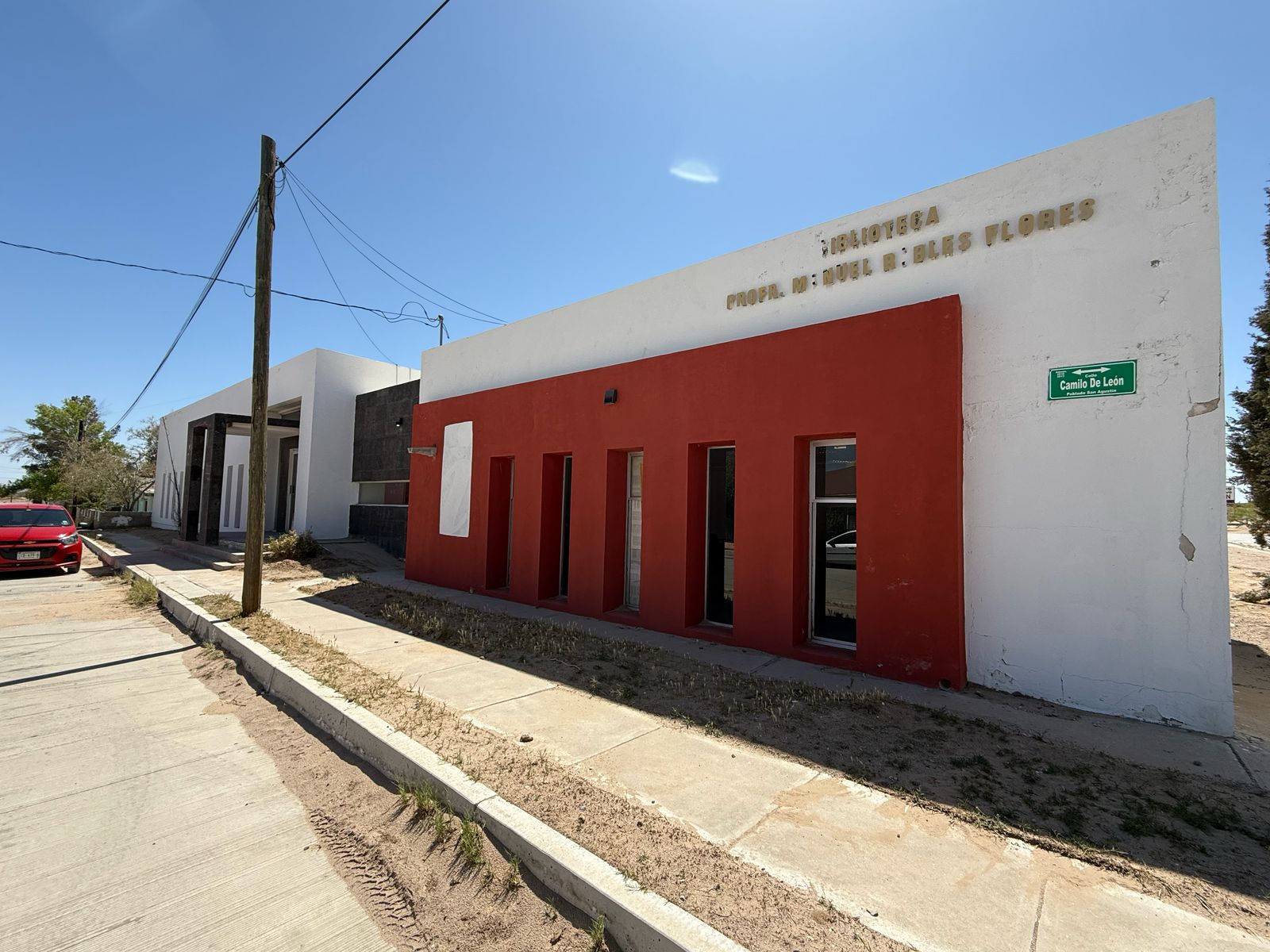 Biblioteca Pública Municipal Profesor Manuel Robles Flores